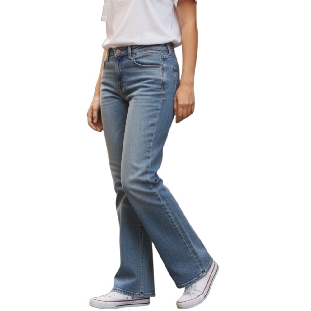 Arizona Jean Co Women’s Bootcut Jeans with Rear Button Flap pockets. | Size 15